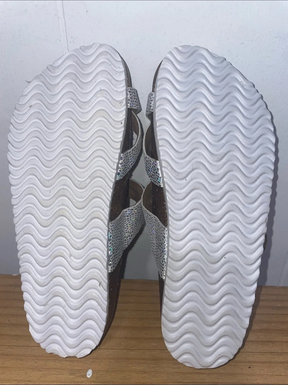 Wedge Slide Sandals in Iridescent White - kids (girls)